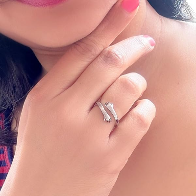 Cute Hug Me Finger Ring in Pure 92.5 Sterling Silver